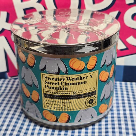 BBW Sweater Weather X Sweet Cinnamon Pumpkin Color Changing Large 3 Wick Candle - Picture 1 of 2